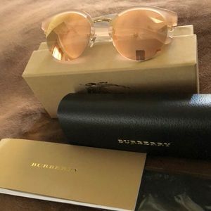 Women’s Burberry sunglasses